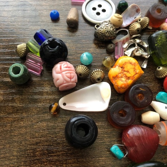 Craft Lot: Glass Assorted Bead - Picture 2 of 5